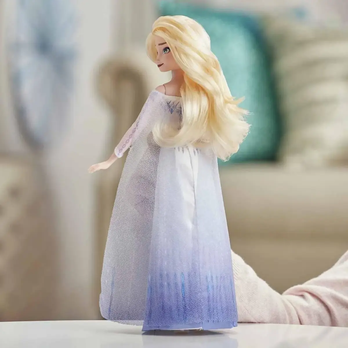 Disney Frozen 2 Şarkı Söyleyen Kraliçe Elsa