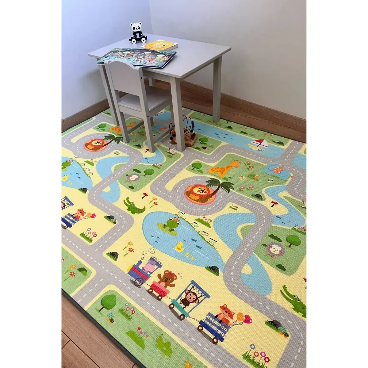 Coolmats Yeşil Parkur-Bulutlar ve Dağlar Oyun Halısı 140x100x1