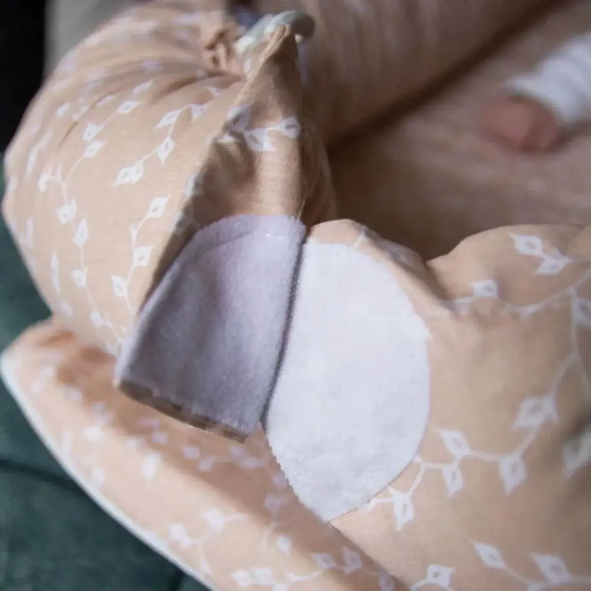 Babyjem Oyuncaklı Anne Baba Yanı Yatağı Somon Çiçek