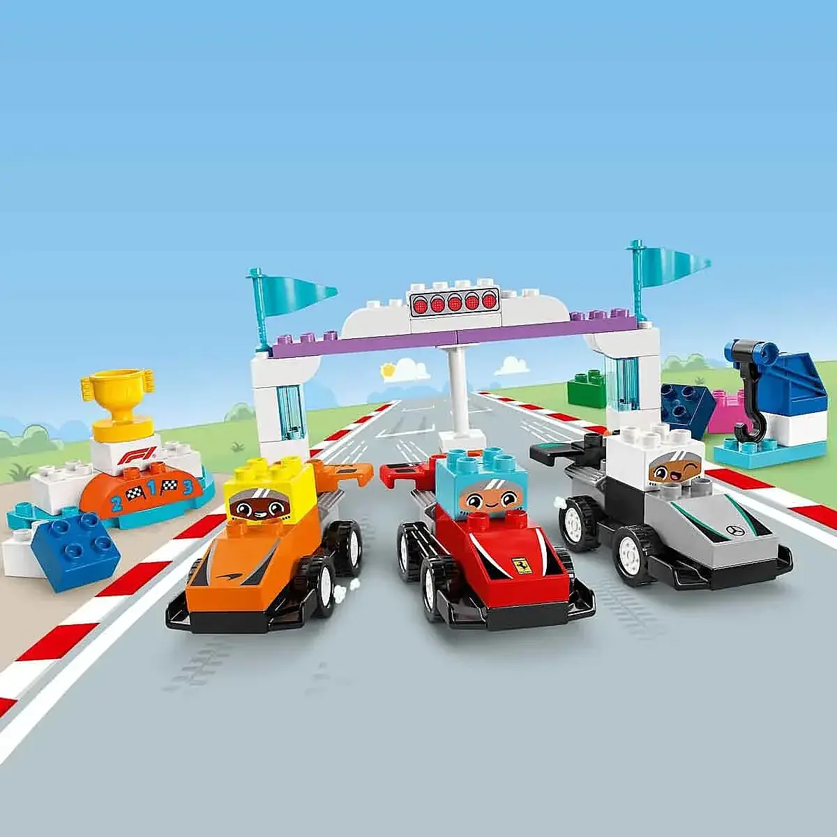 LEGO DUPLO F1® Takımı Yarış Arabaları ve Sürücüler 10445