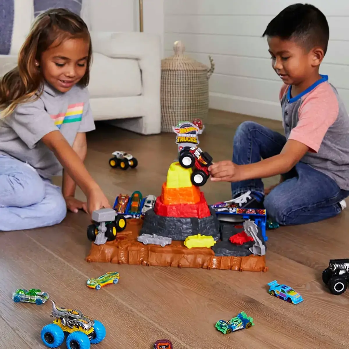 Hot Wheels Monster Trucks Muhteşem Çarpışma Arenası