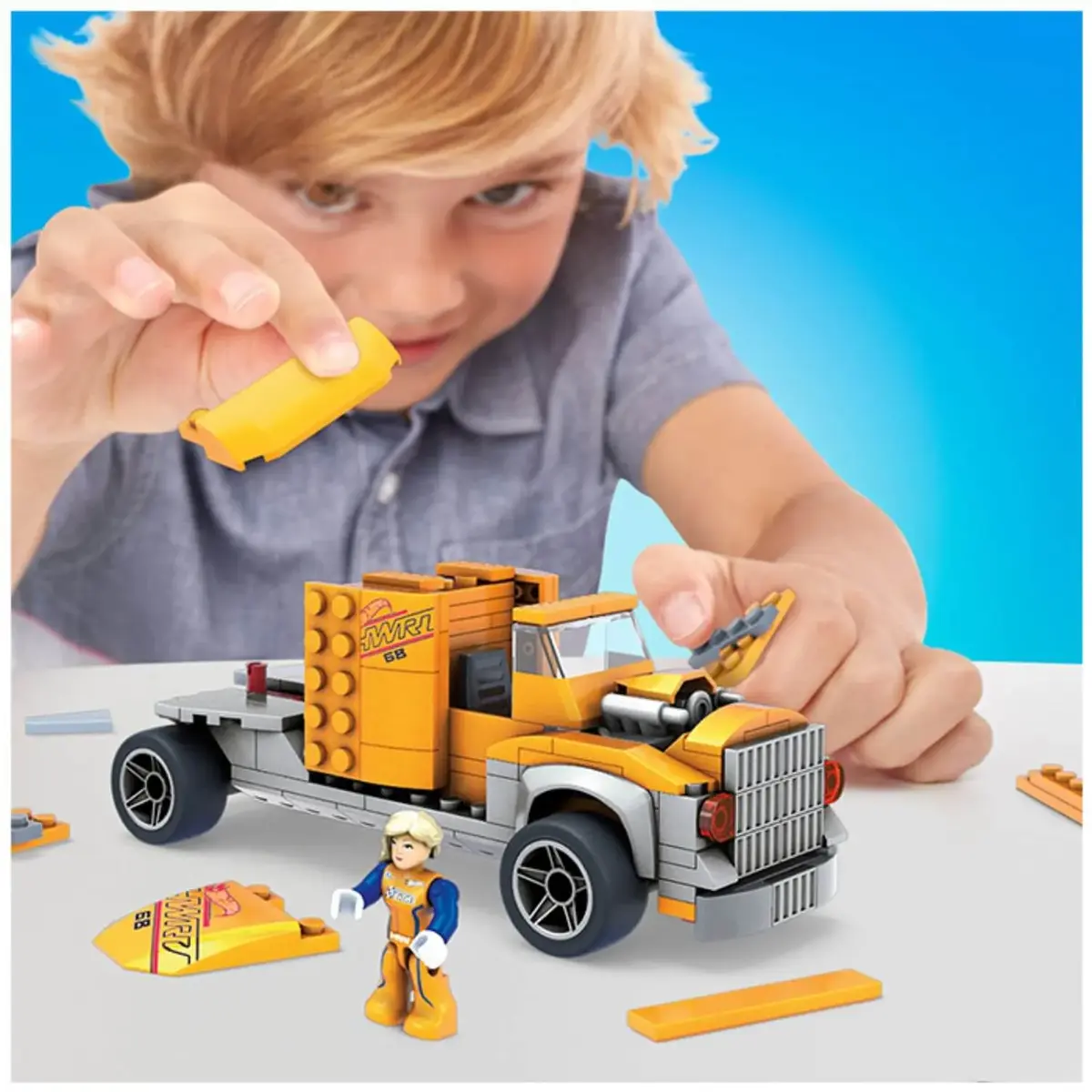 Hot Wheels Süper Taşıyıcı Tır Paketi