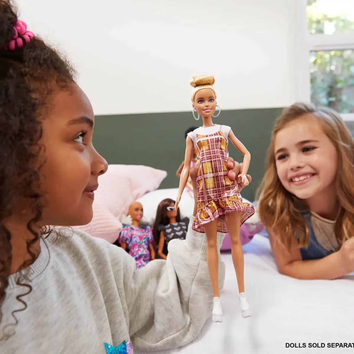 Barbie Büyüleyici Parti Bebekleri