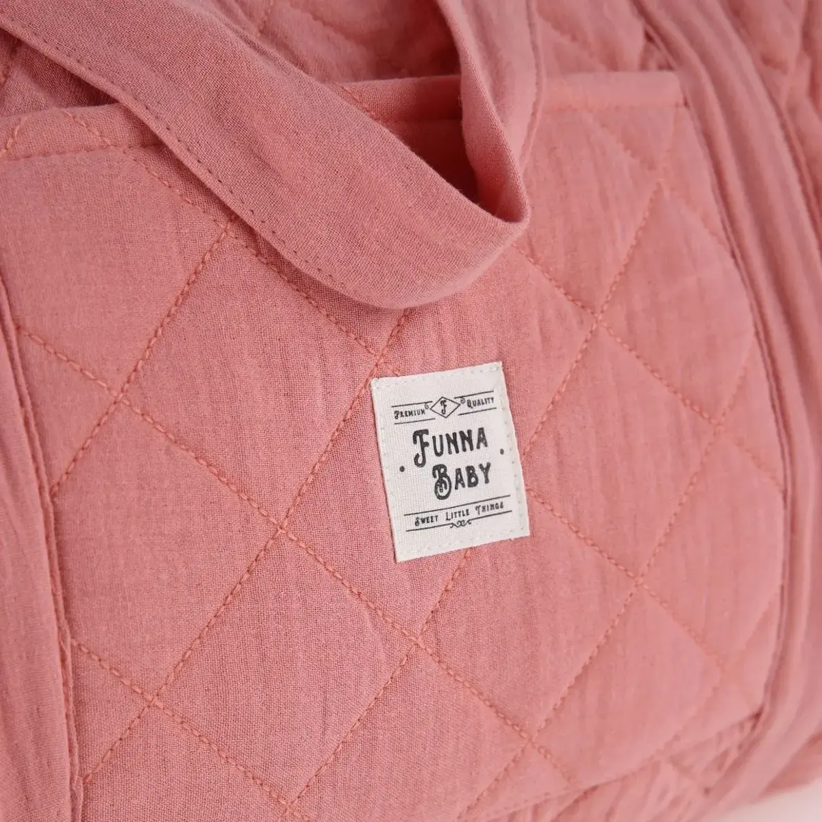 Funna Baby Coral Muslin Seyahat Çantası Yavru Ağzı 
