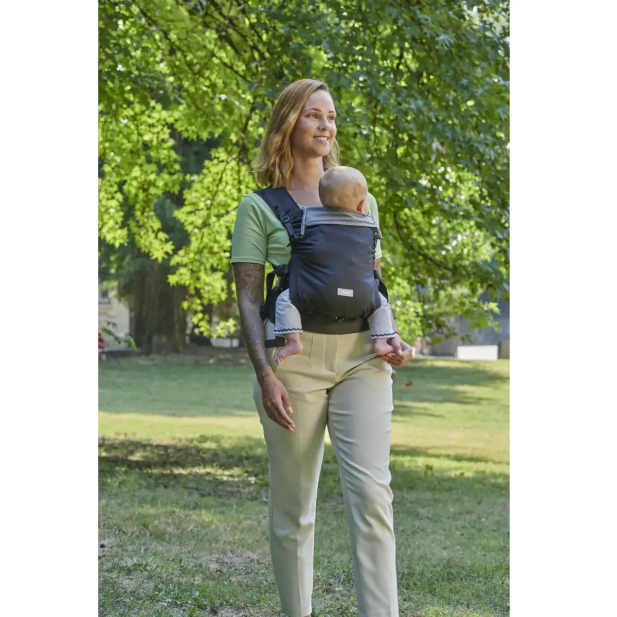 Chicco Skin Fit Kanguru Black Beauty
