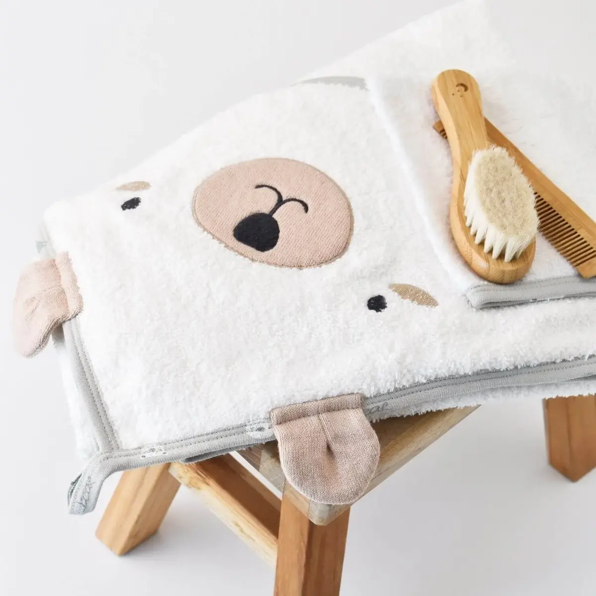 Bibaby Organik Bornoz Takımı Kutulu Hug Me Bear Yeşil