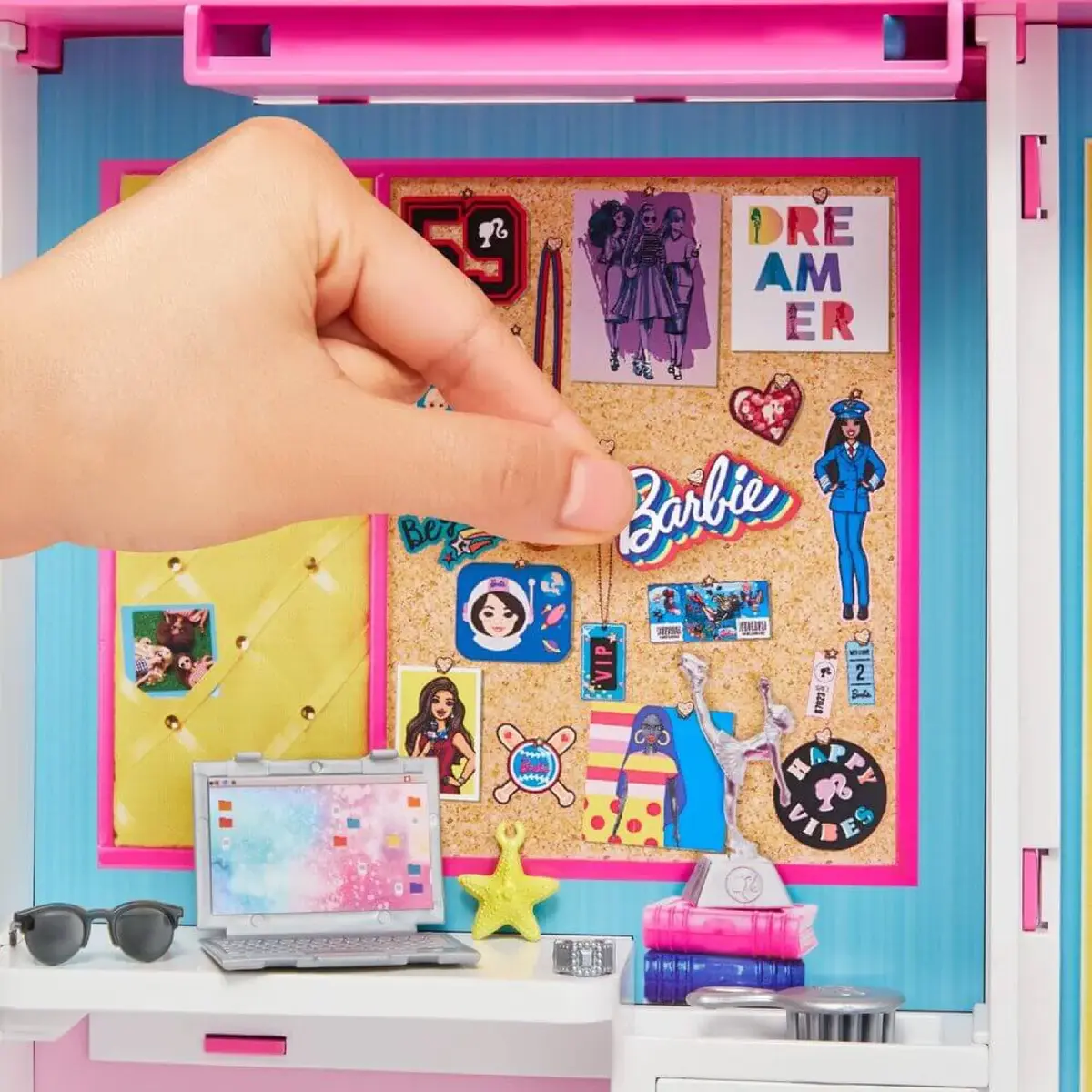 Barbie ve Rüya Dolabı Oyun Seti