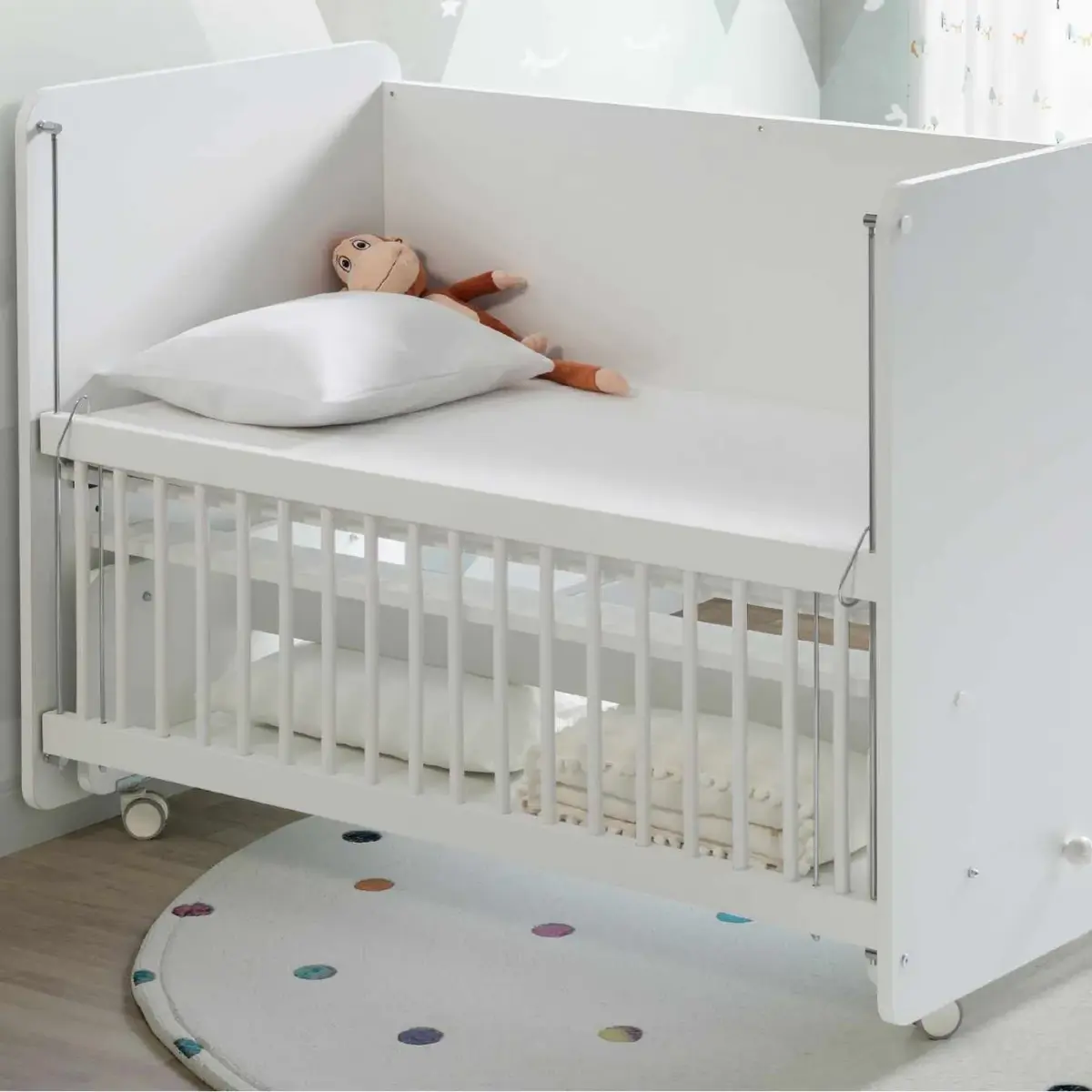 Pratik Sallanır Tekerlekli Anne Yanı Beşik 60X120 Beyaz