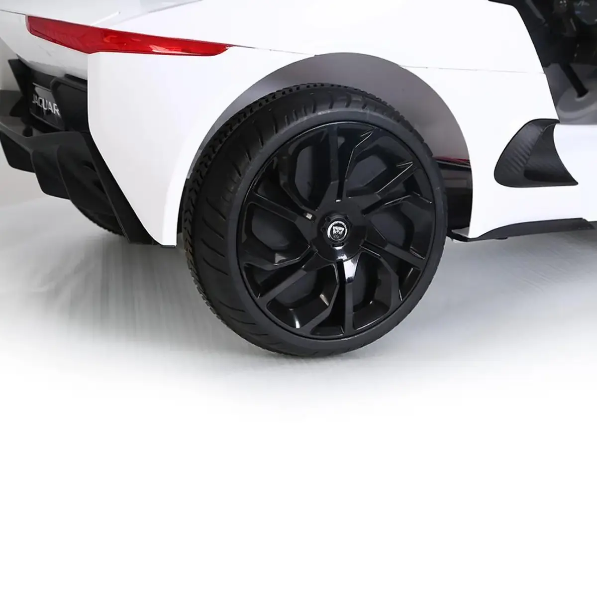 Jaguar Akülü Araba Beyaz
