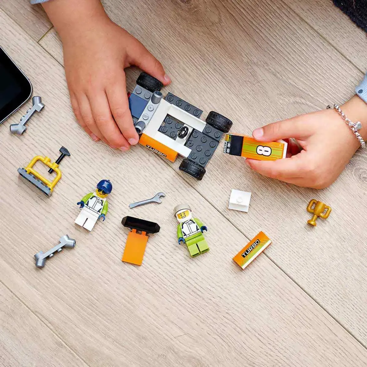 LEGO City Yarış Arabası 60322