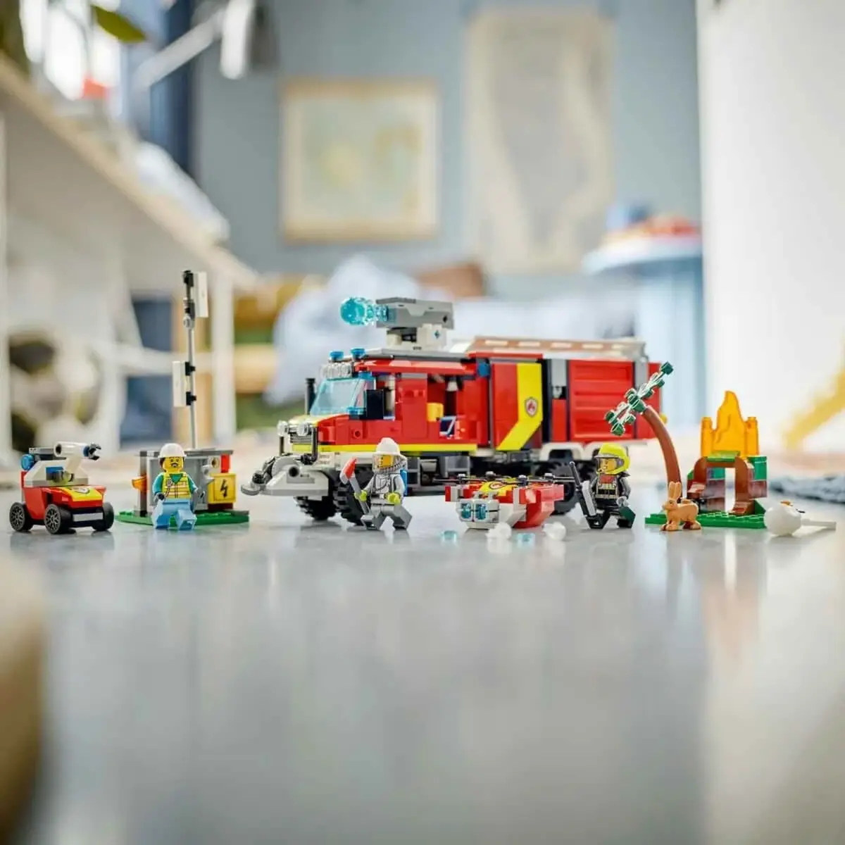 LEGO City İtfaiye Komuta Kamyonu Oyuncak Yapım Seti 60374