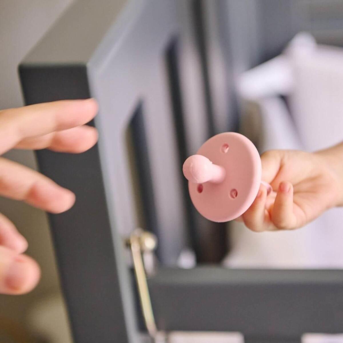 OiOi Emzik 0+ Ay Pinky Pink