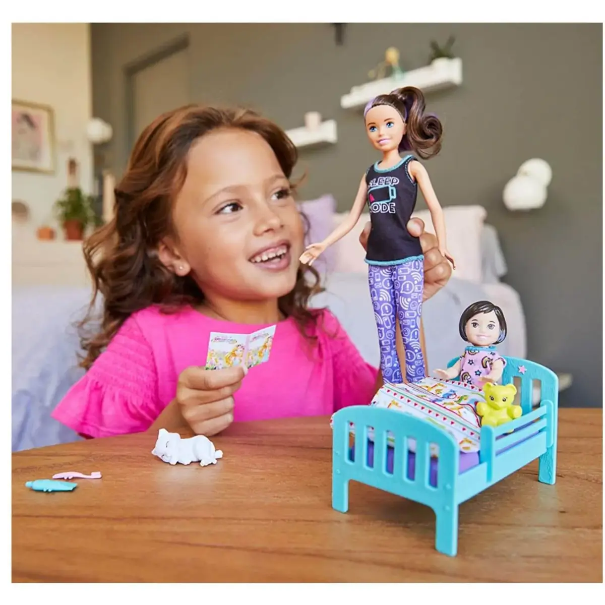 Barbie Bebek Bakıcısı Bebeği ve Aksesuarları Oyun Seti