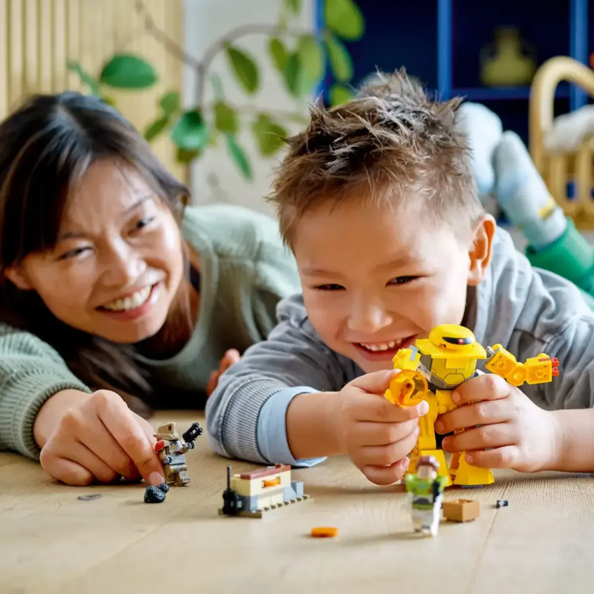 LEGO Disney ve Pixar Lightyear Zyclops Takibi 76830