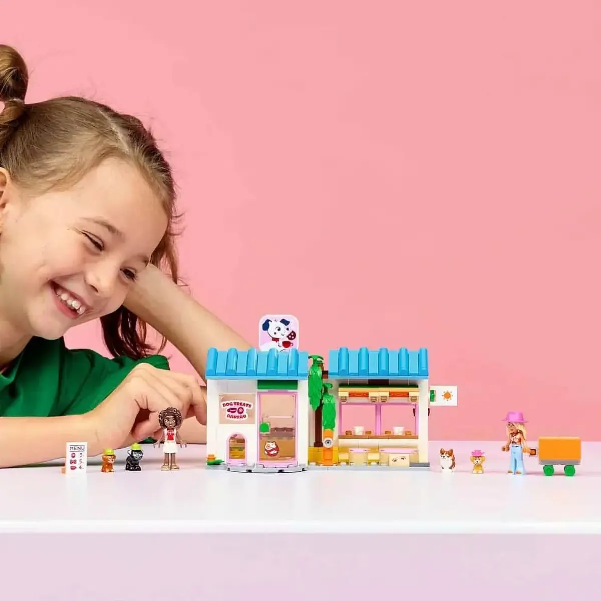 LEGO Friends Köpek Ödülleri Pastanesi 42677