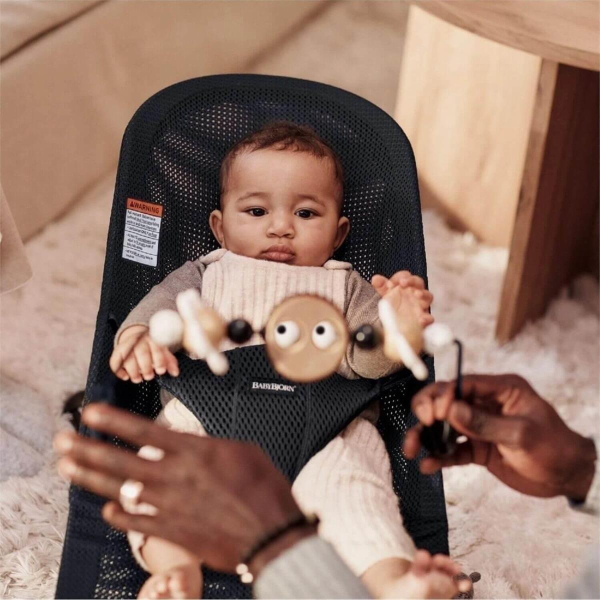 Babybjörn Balance Bliss Ana Kucağı Mesh Oyuncaklı Black