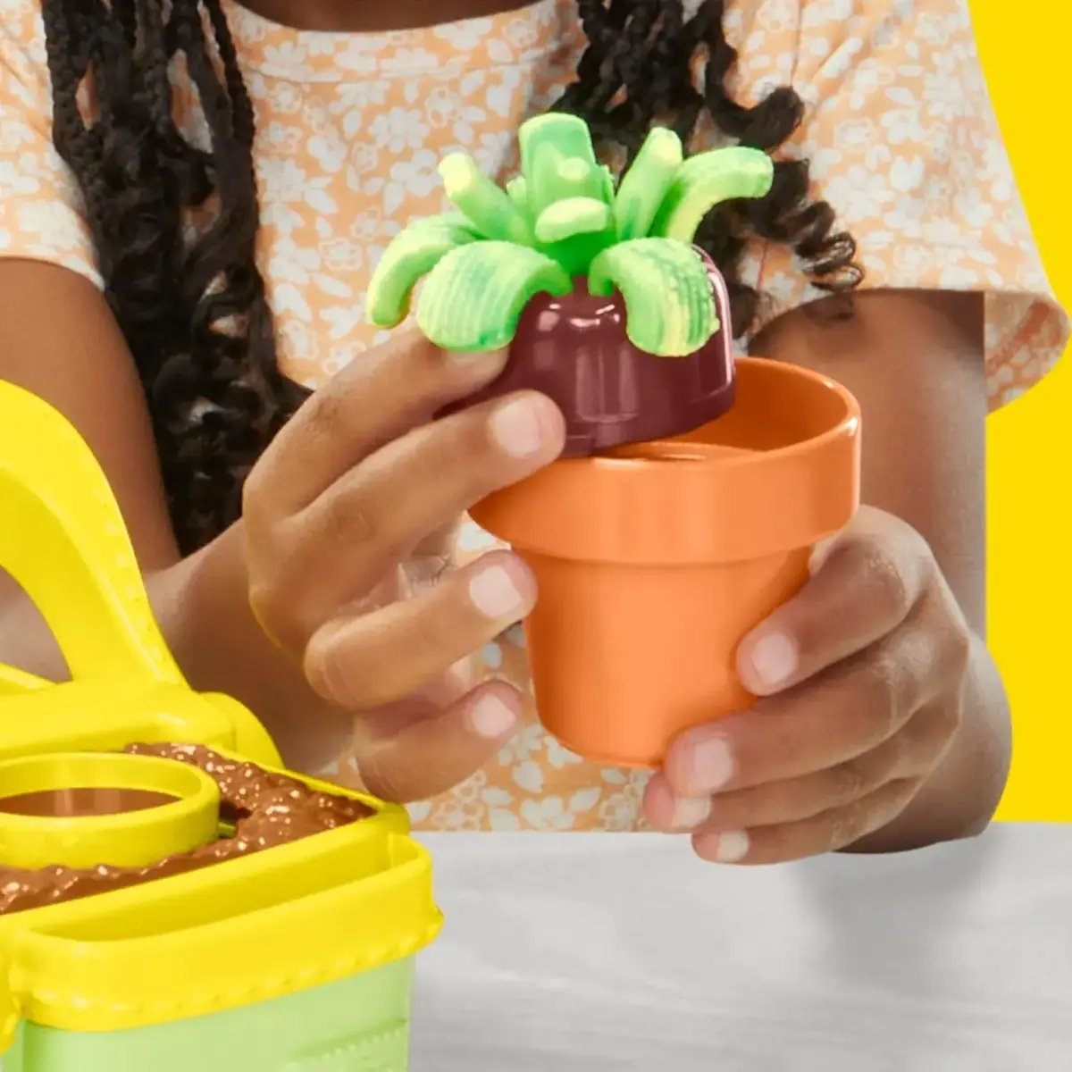 Play-Doh Renkli Çiçekler Botanik Oyun Seti