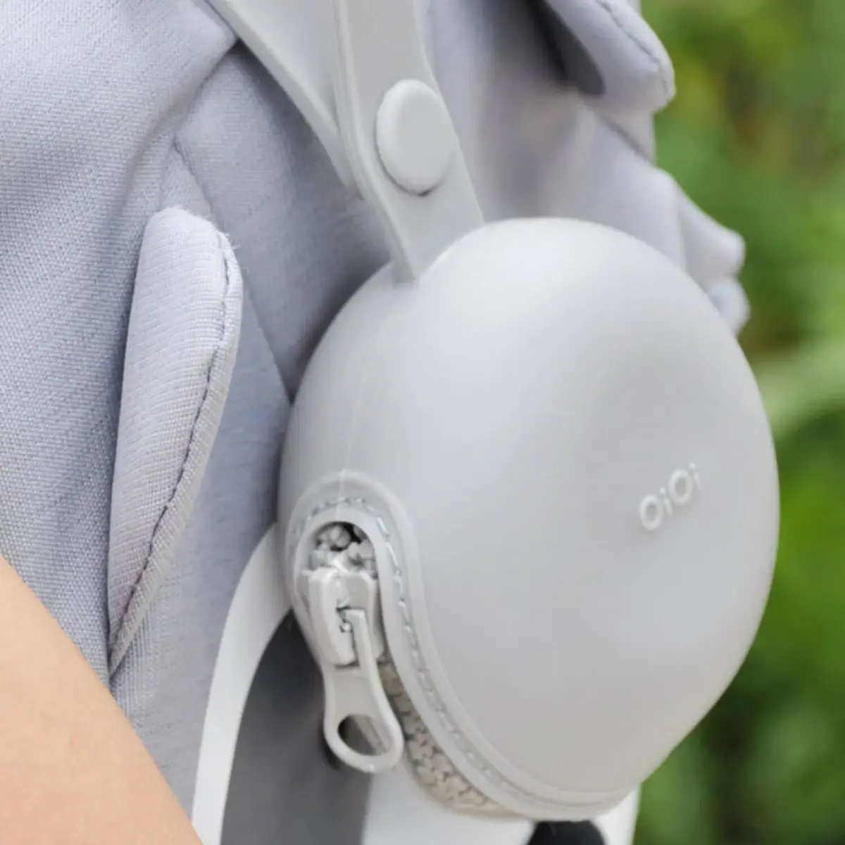 OiOi Pod Emzik Kılıfı Powder Grey