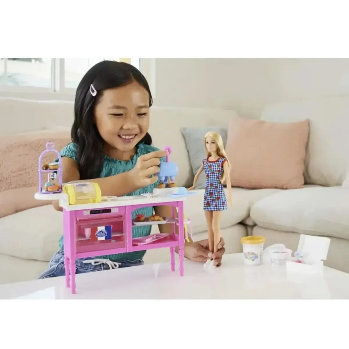 Barbie'nin Eğlenceli Kafesi Oyun Seti