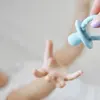 Oioi Gummy Silikon Diş Kaşıyıcı 3+ Ay Pinky Pink