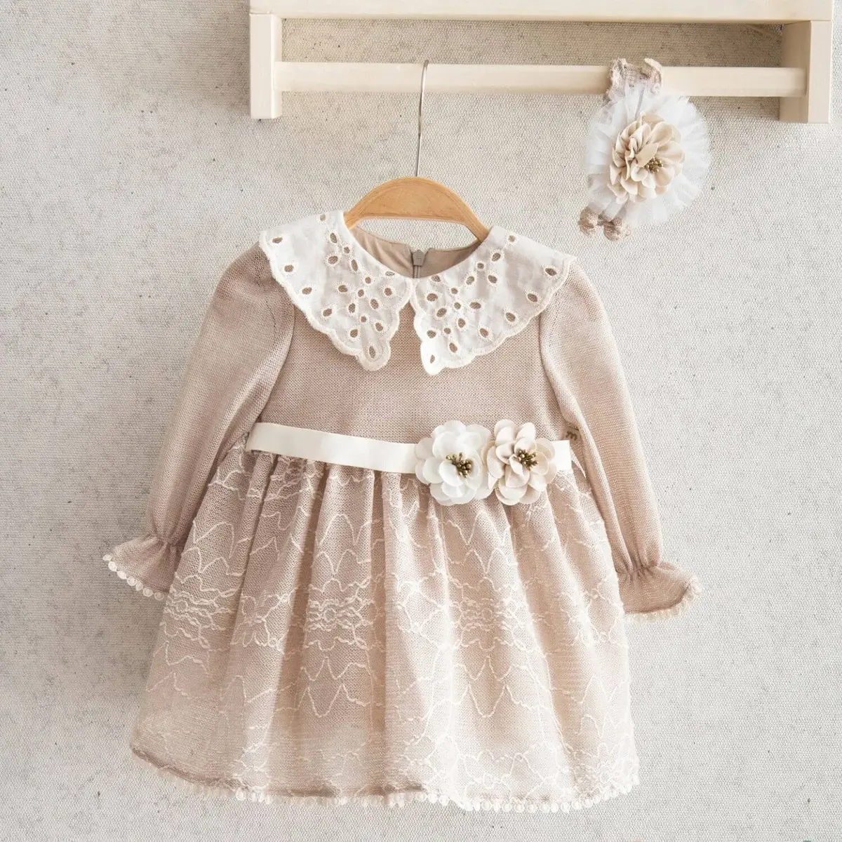 Miomini Elbise Saç Bantlı Triko Çiçek Kemerli Kahverengi 