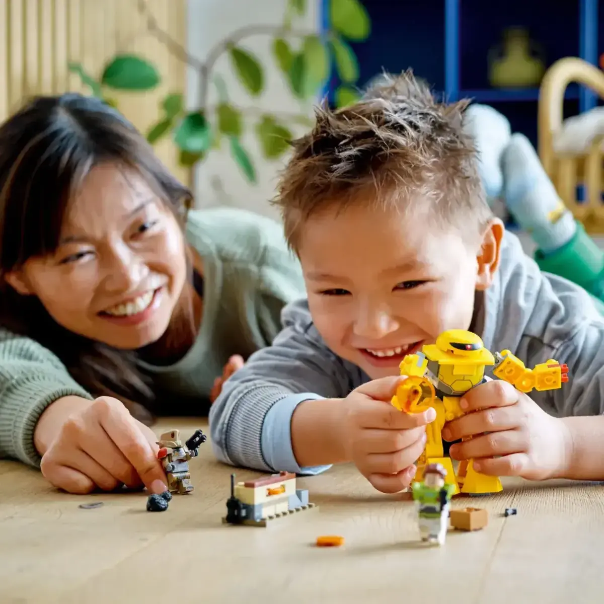 LEGO Disney ve Pixar Lightyear Zyclops Takibi 76830