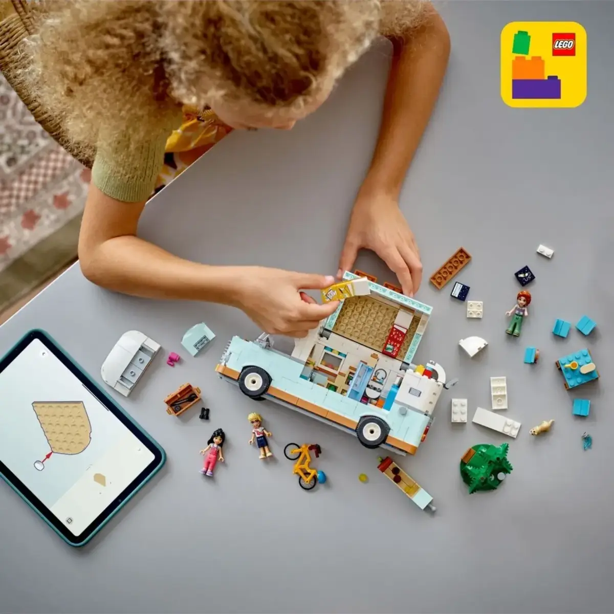 LEGO Friends Arkadaşlık Karavan Macerası 42663
