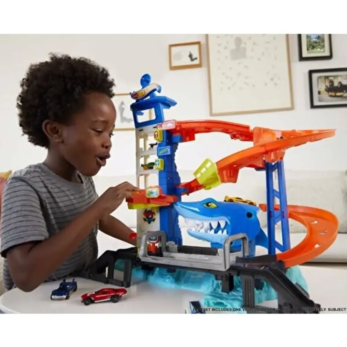 Hot Wheels Mega Araba Yıkama Kulesi