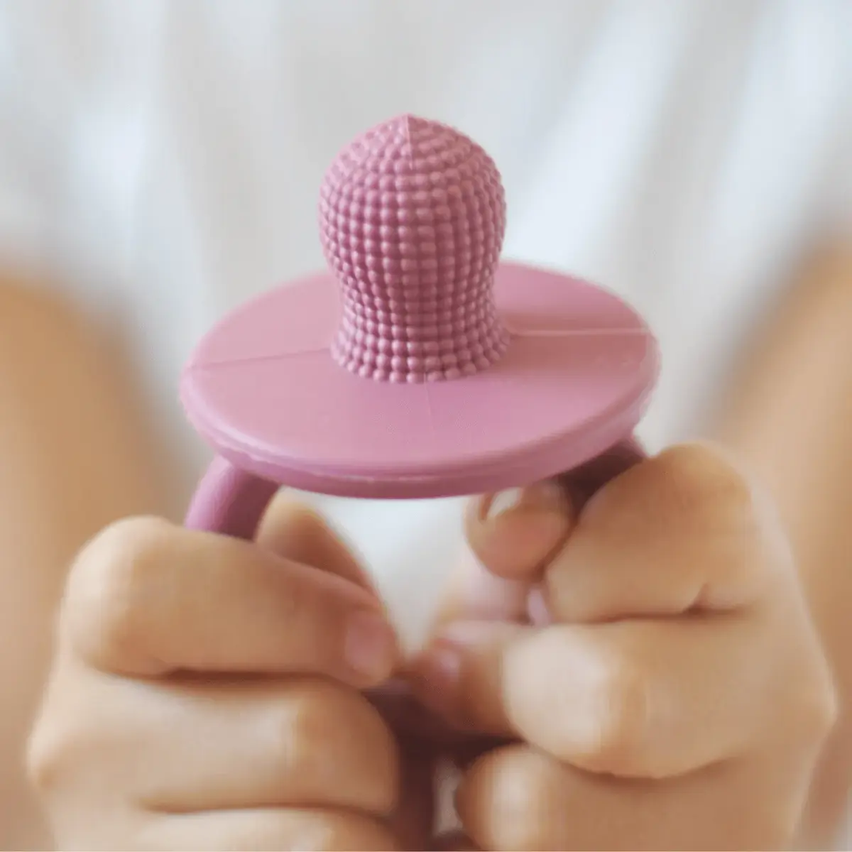 Oioi Silikon Diş Kaşıyıcı 3+ Ay Pinky Pink