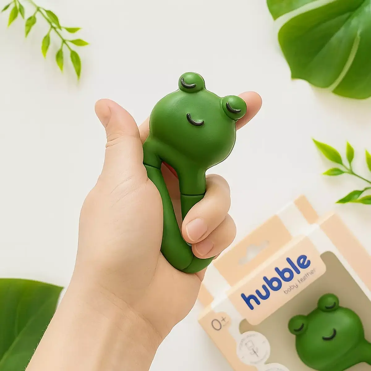 Hubble Doğal Bebek Diş Kaşıyıcı Ve Oyuncağı Kurbağa Halkalı
