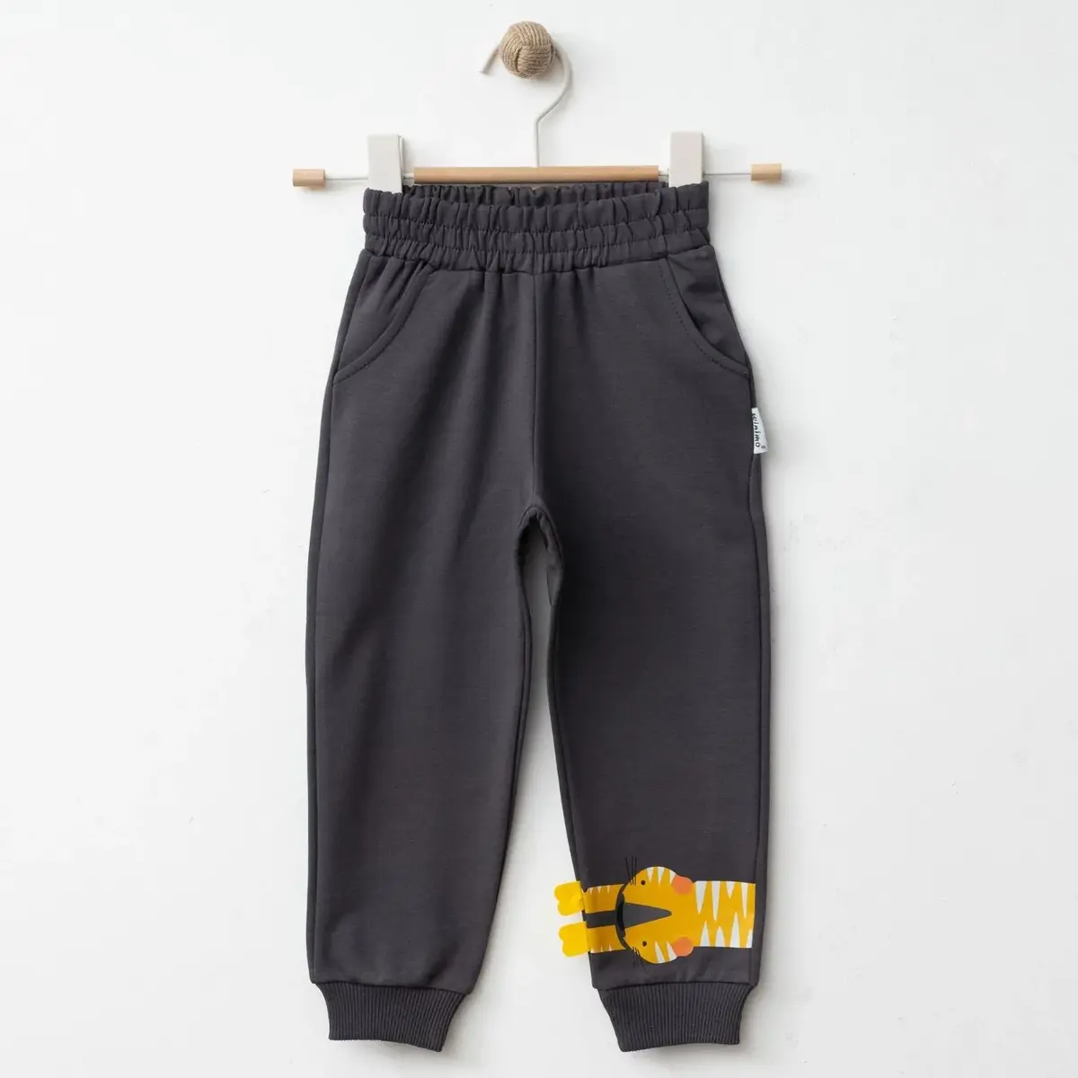 Winimo Eşofman Altı Kaplan Baskılı Füme Winimo Eşofman Altı Kaplan Baskılı Füme