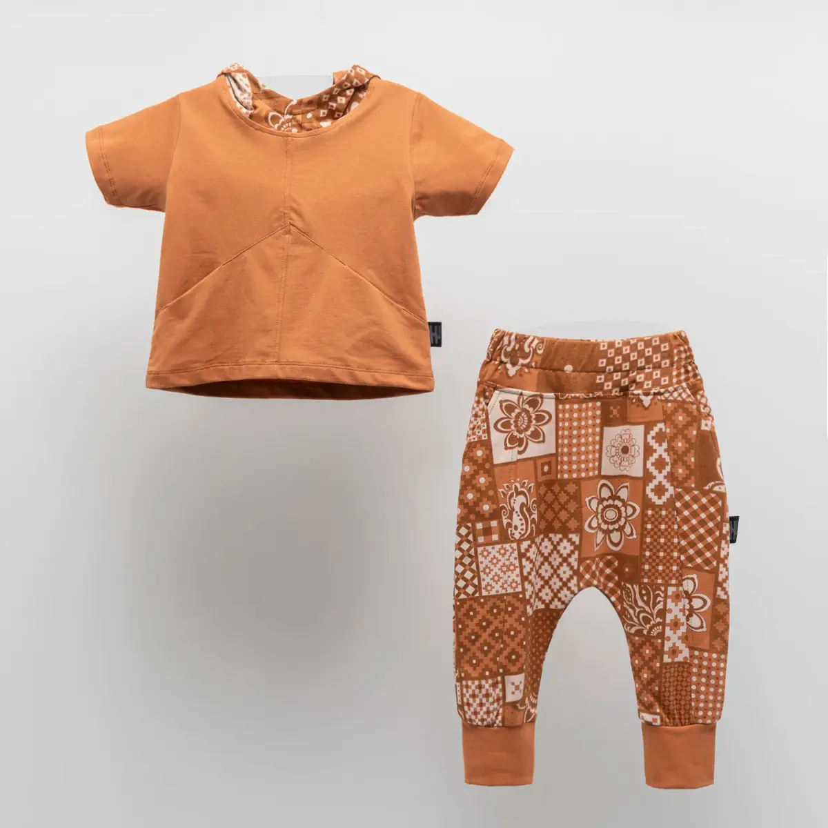 Moi Noi 2li Takım Şortlu Kapşonlu Tarçın Moi Noi 2li Takım Şortlu Kapşonlu Tarçın