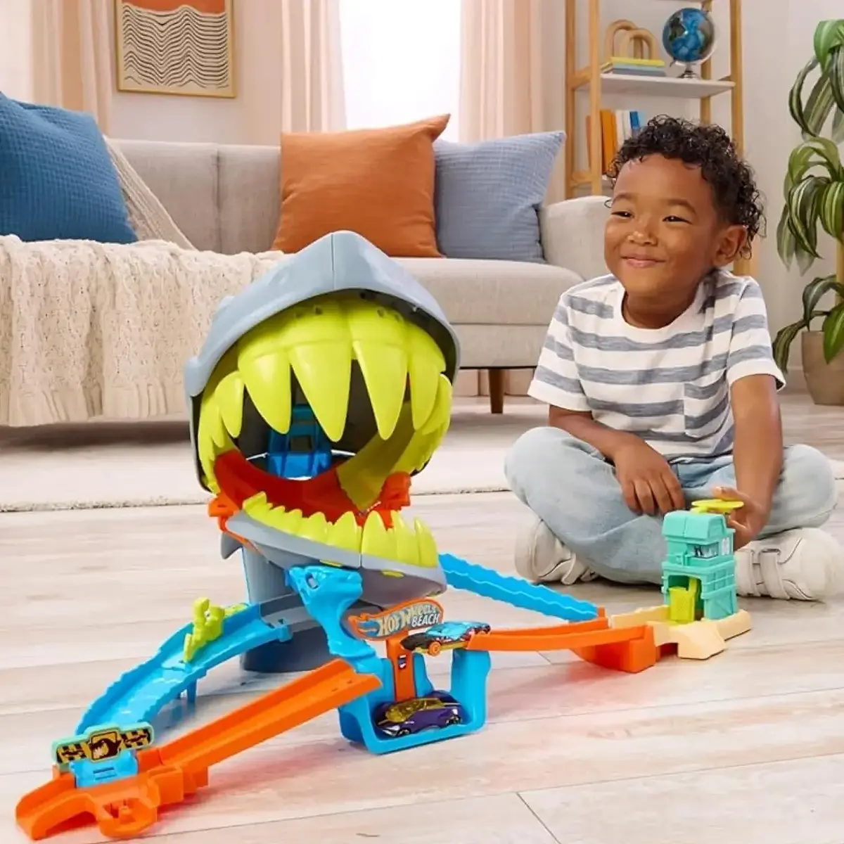Hot Wheels City Köpekbalığı Sahil Savaşı Oyun Seti