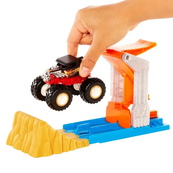 Hot Wheels Canavar Kamyonlar Fırlat ve Çarpış Oyun Seti