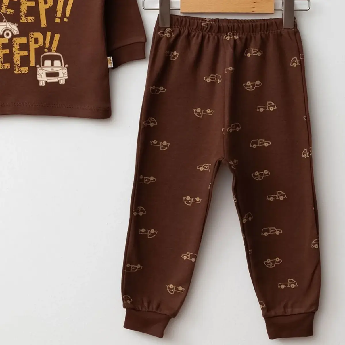 Mini Damla Pijama Takımı Penye Beep Beep Araba Baskılı Çikolata Kahve
