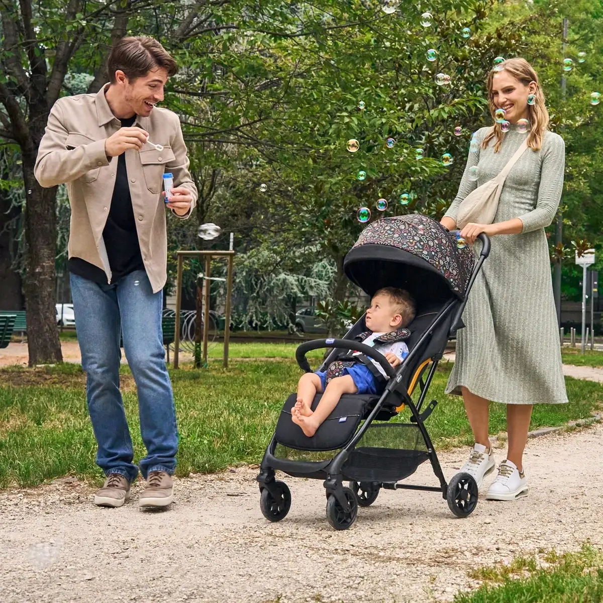 Chicco Glee Kabin Bebek Arabası Playful Black
