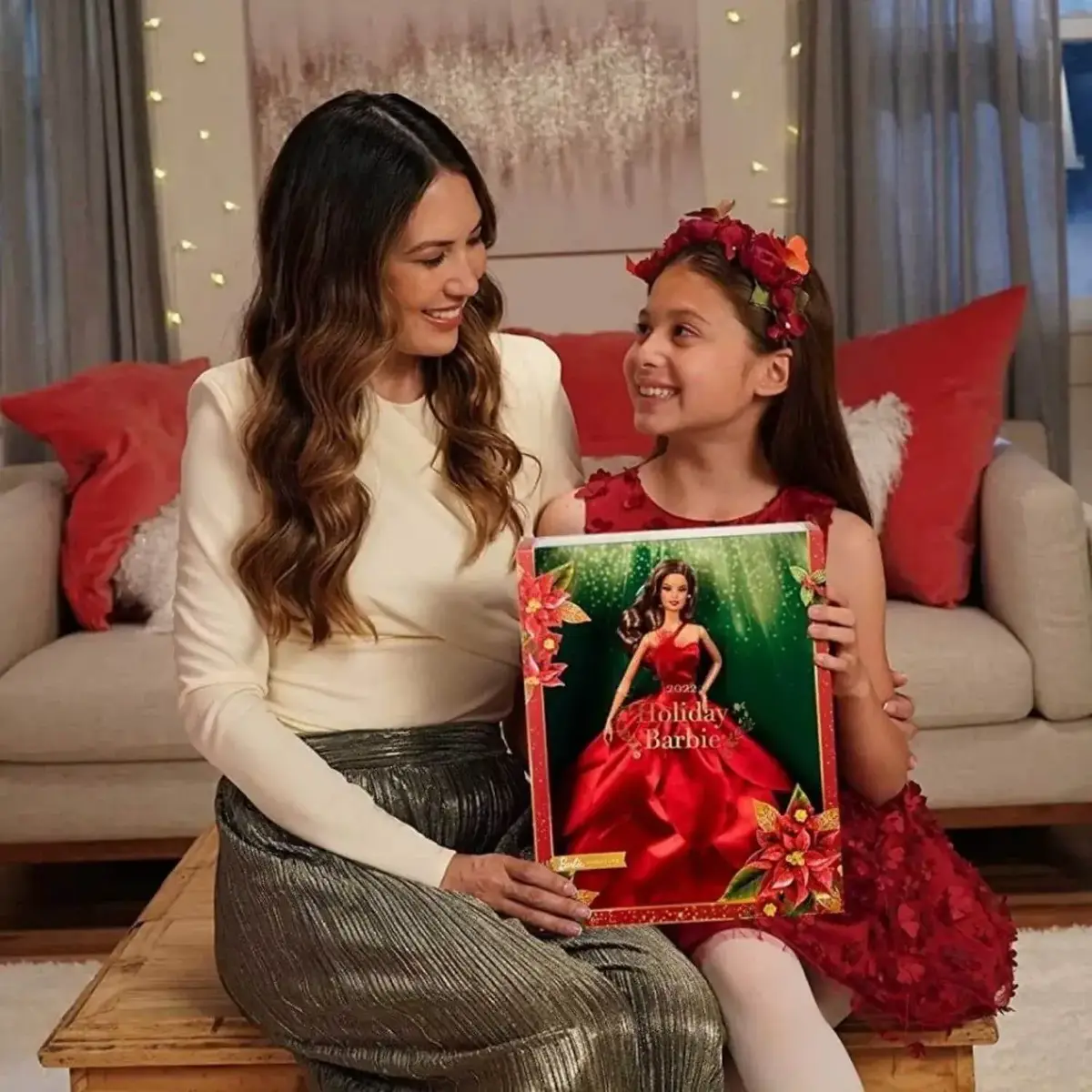 Barbie 2022 Mutlu Yıllar Bebeği Kumral