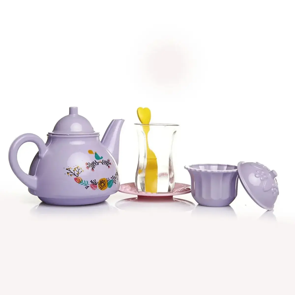 Kutulu Fincanlı Çay Vakti