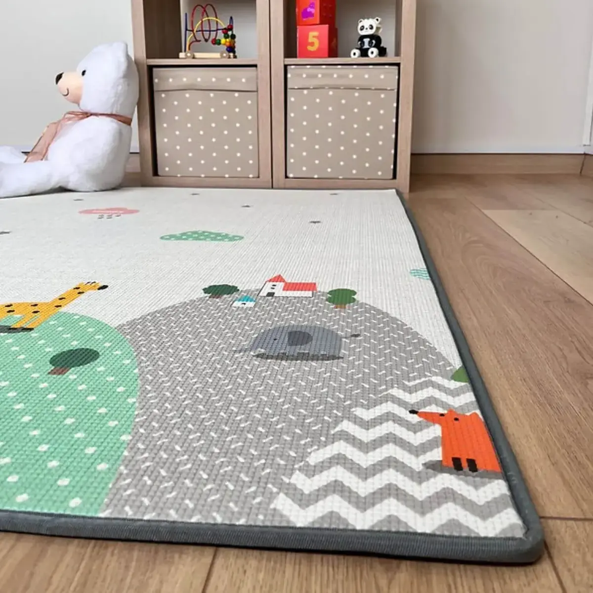 Coolmats Yeşil Parkur-Bulutlar ve Dağlar Oyun Halısı 140x200x1