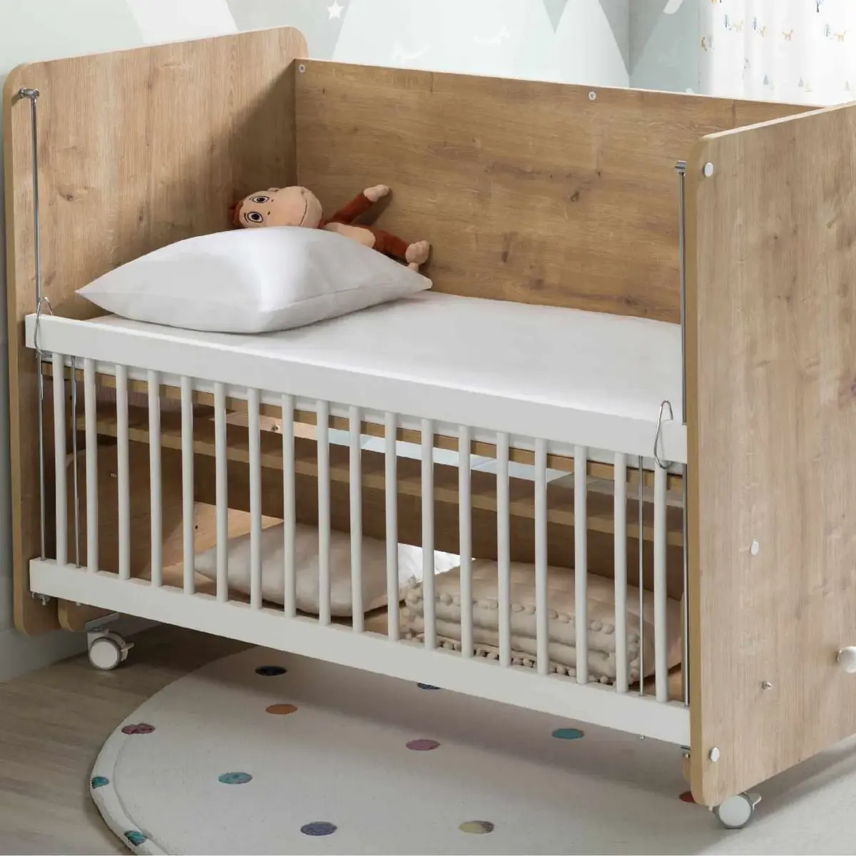 Pratik Sallanır Tekerlekli Anne Yanı Beşik 60X120 Ahşap