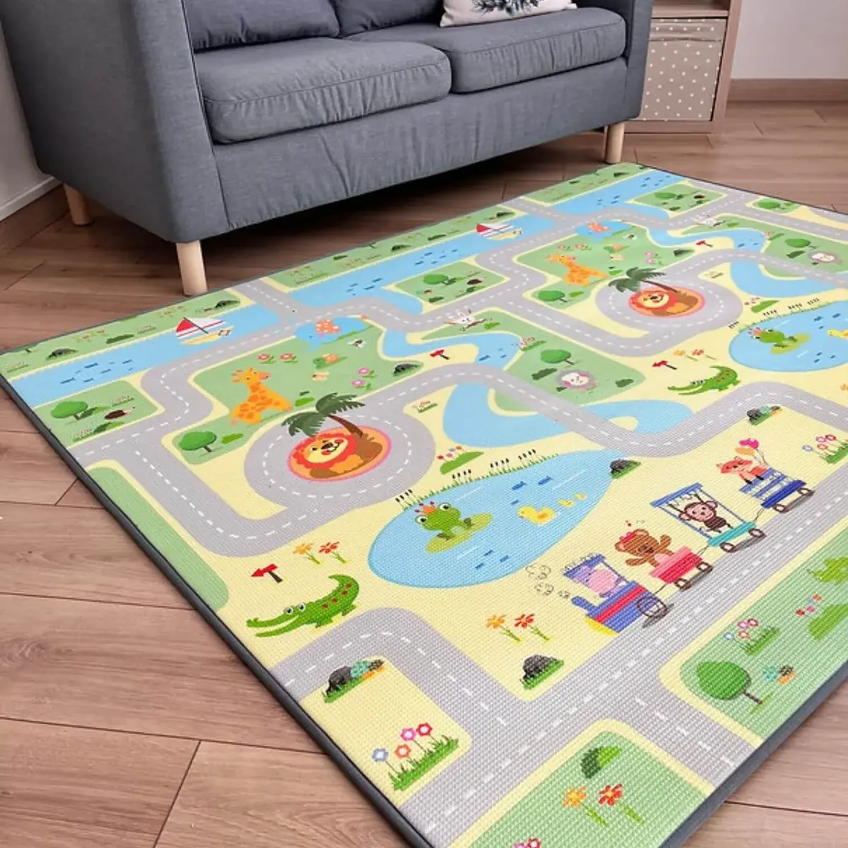 Coolmats Yeşil Parkur-Bulutlar ve Dağlar Oyun Halısı 140x200x1