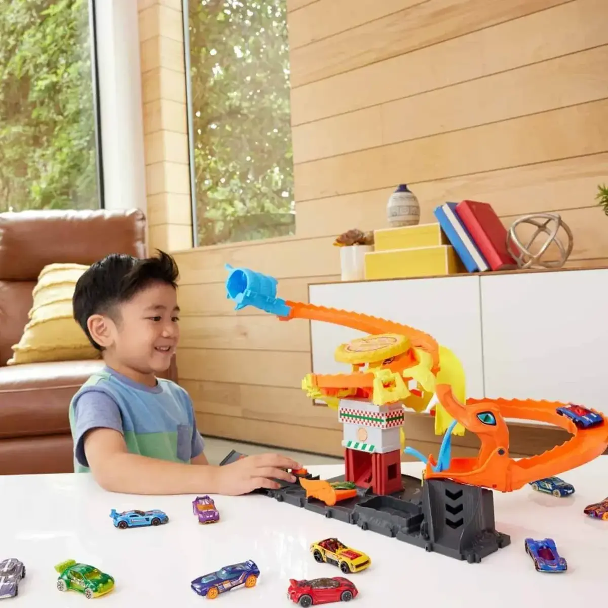 Hot Wheels Pizza Dükkanında Kobra Macerası Oyun Seti